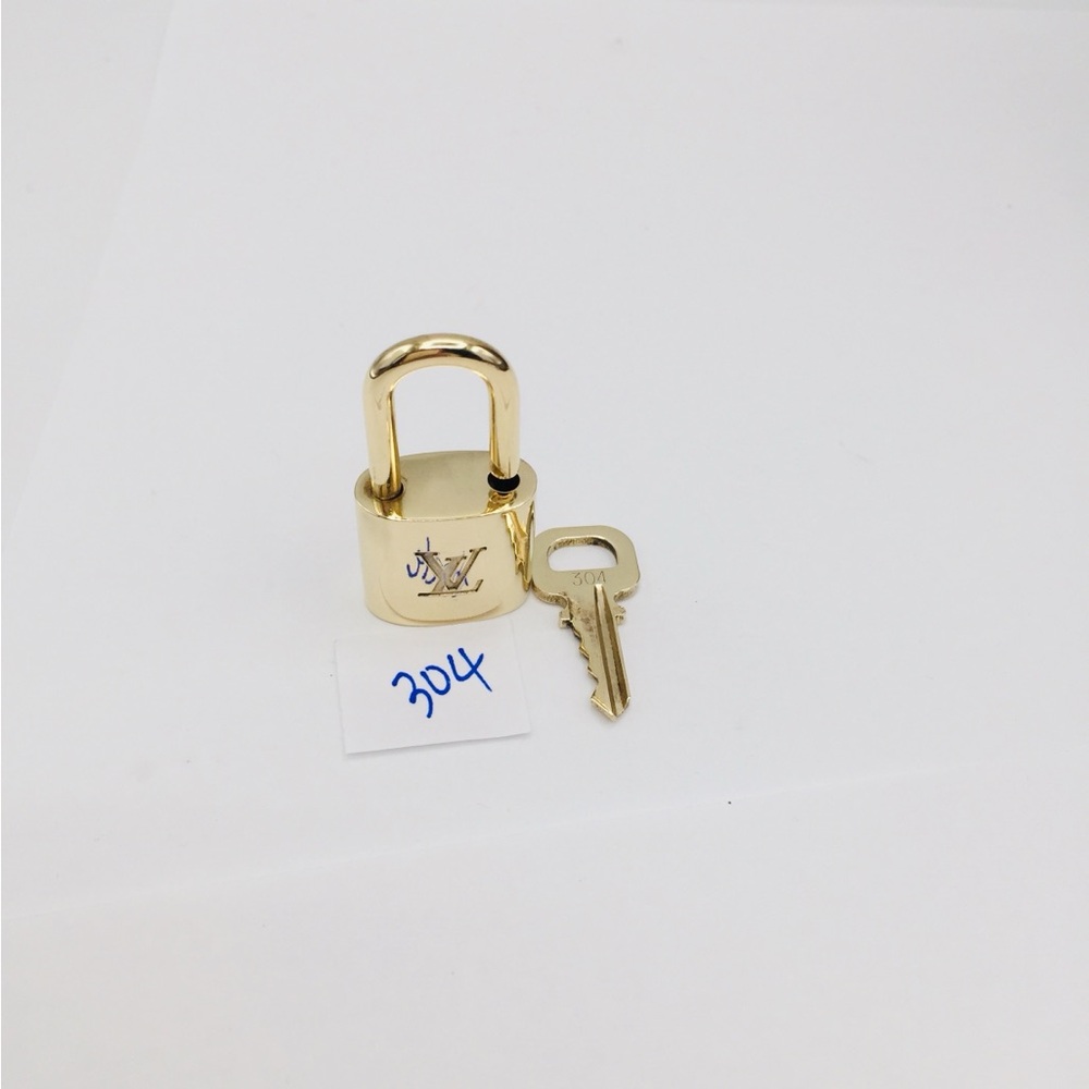 Louis Vuitton padlock lock and key 304